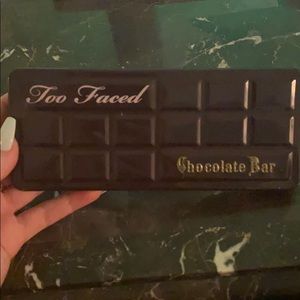 Too faced chocolate bar pallet only two colors use